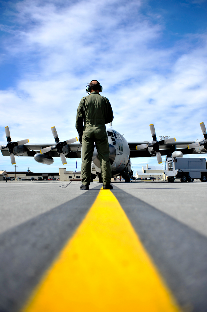 Illustration for article titled 50 Totally Stunning Combat Aircraft Photos Taken Around Alaska